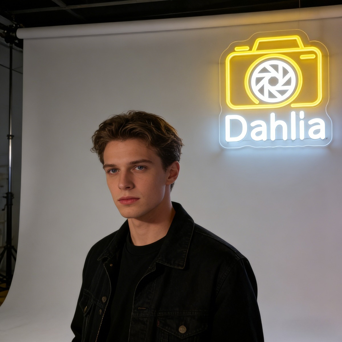 Dahlia Camera Neon Light Sign  - Vintage Photography Lighting ulasan dan harga